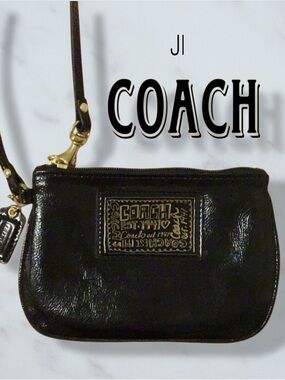COACH Poppy Patent Leather Wristlet NWOT